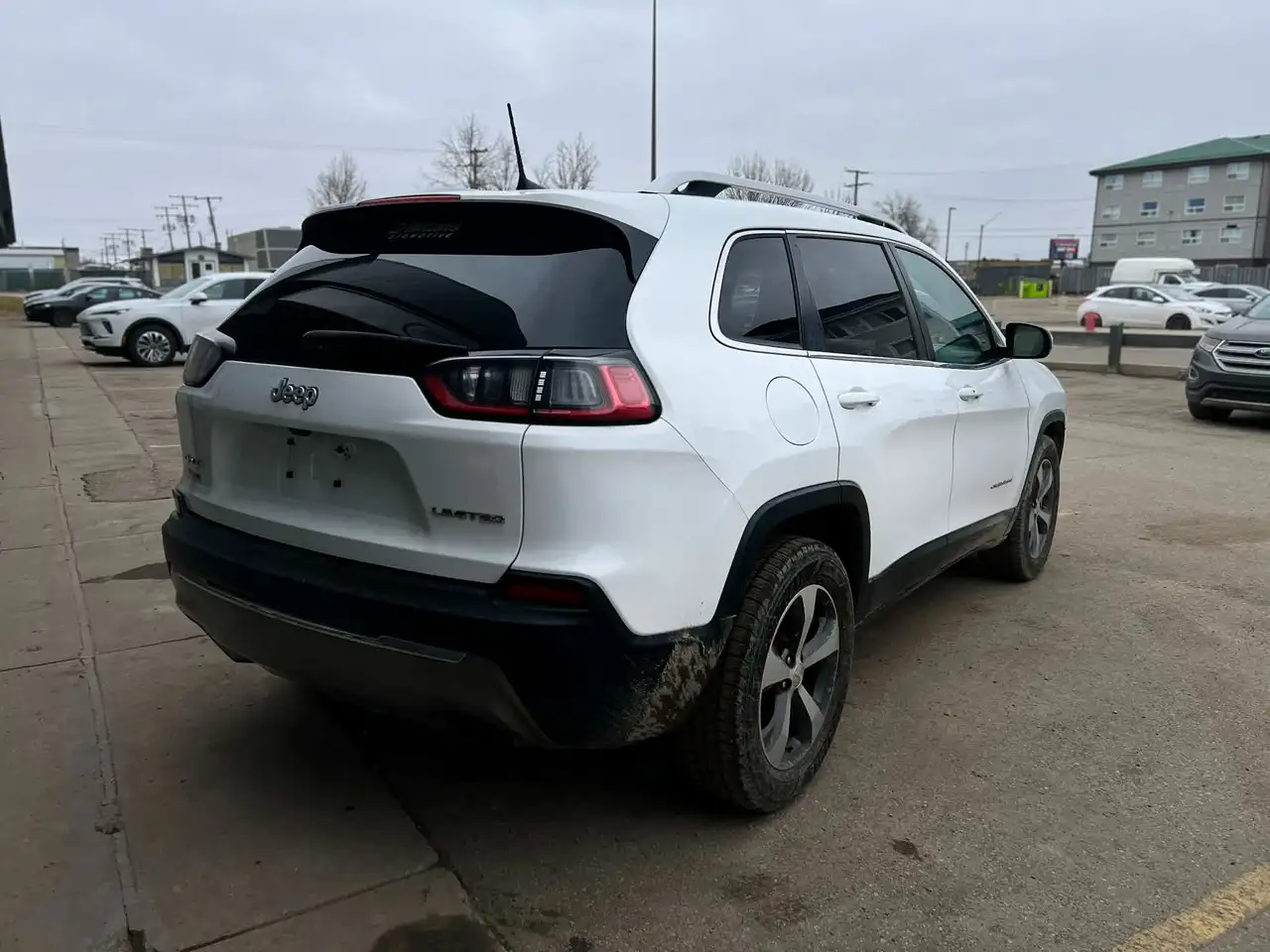 Jeep Cherokee снимка Jeep Cherokee