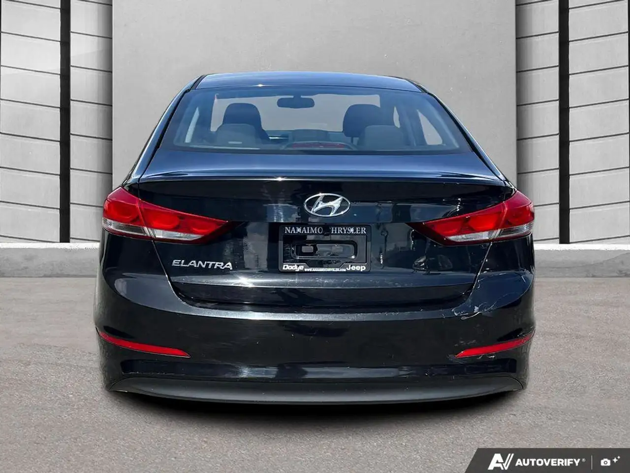 Hyundai ELANTRA photo Hyundai ELANTRA