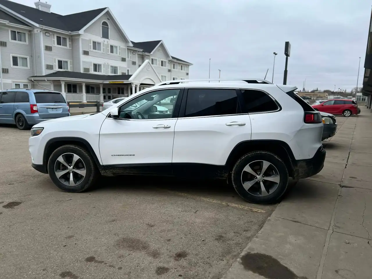 Jeep Cherokee снимка Jeep Cherokee