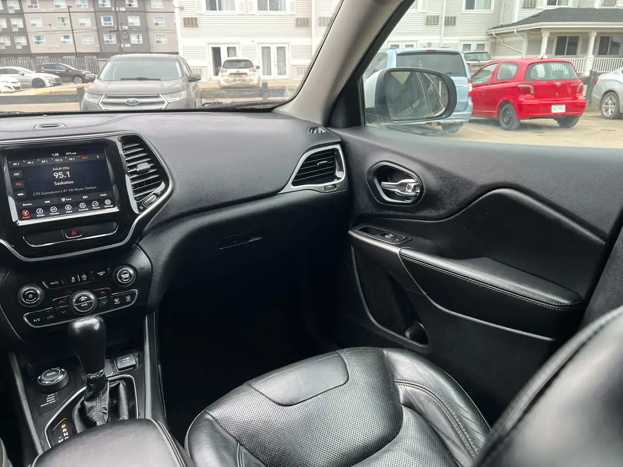 Jeep Cherokee снимка Jeep Cherokee