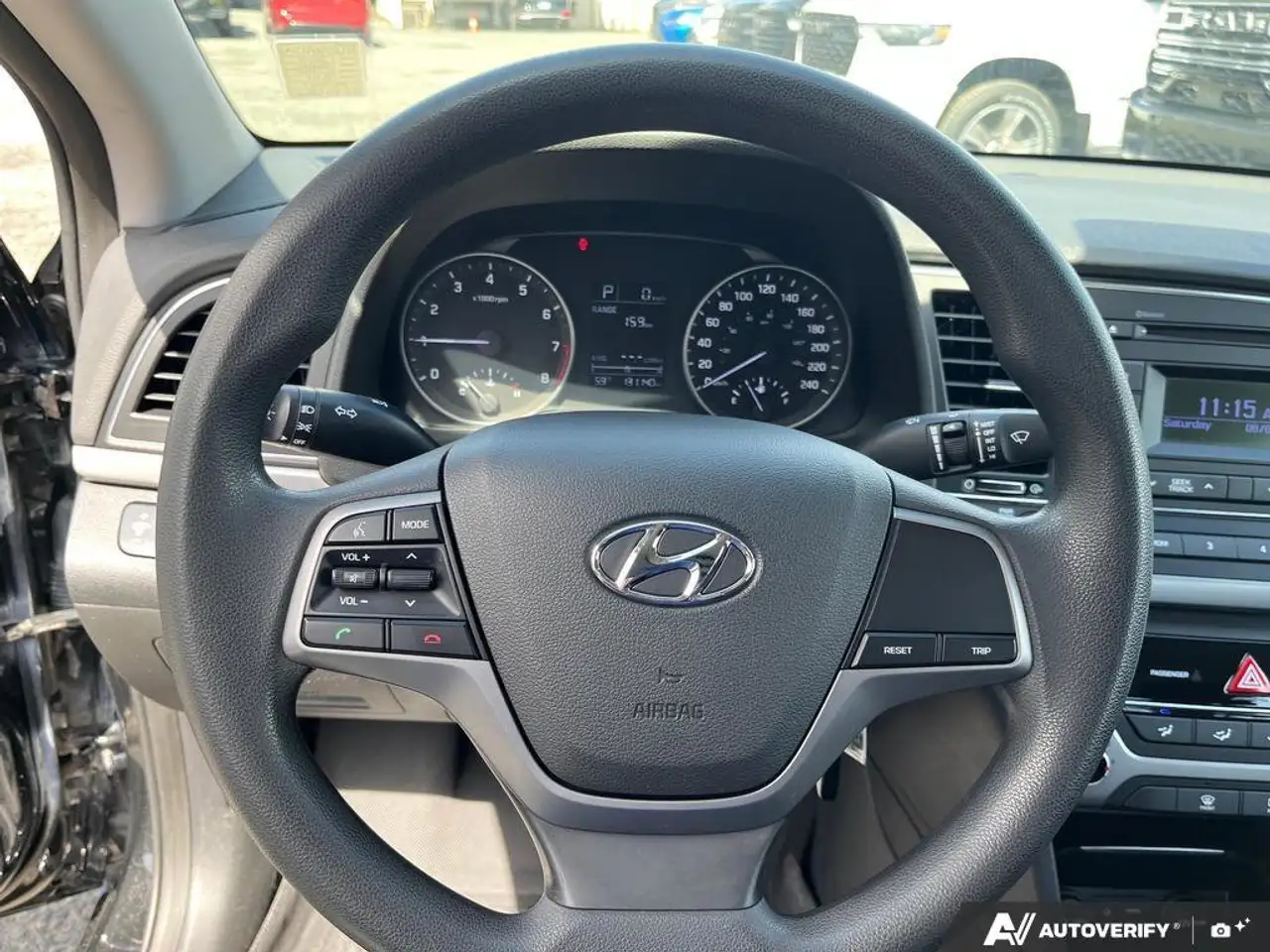 Hyundai ELANTRA photo Hyundai ELANTRA