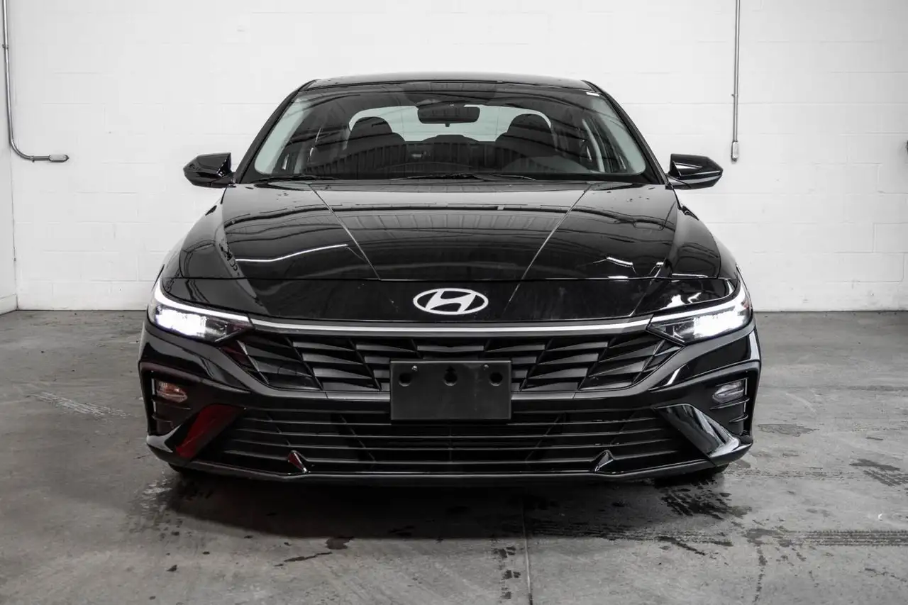Hyundai ELANTRA снимка Hyundai ELANTRA