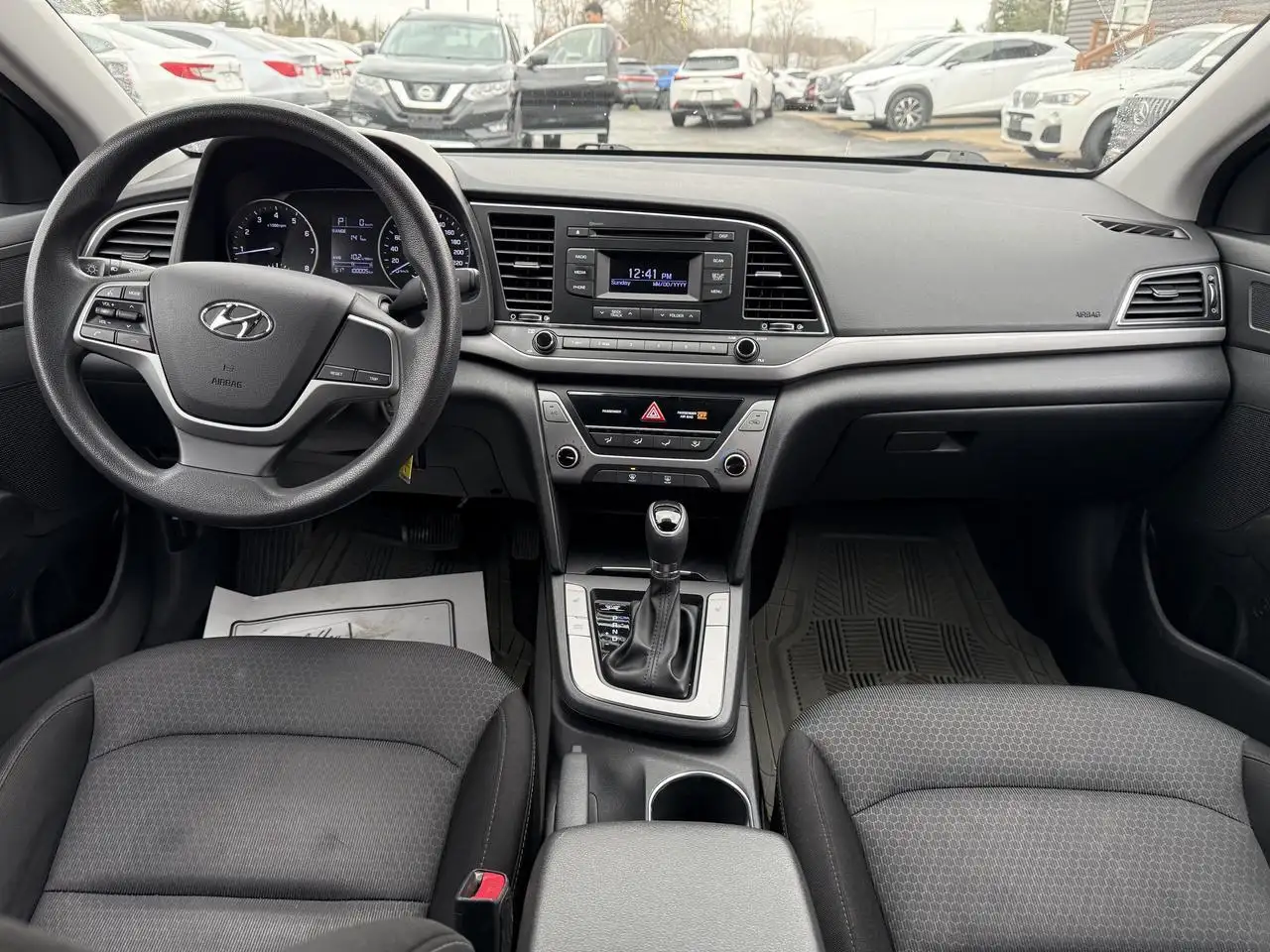 Hyundai ELANTRA fotografie Hyundai ELANTRA