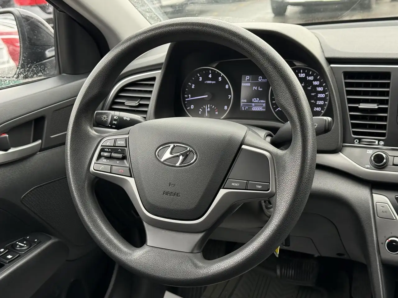 Hyundai ELANTRA fotografie Hyundai ELANTRA