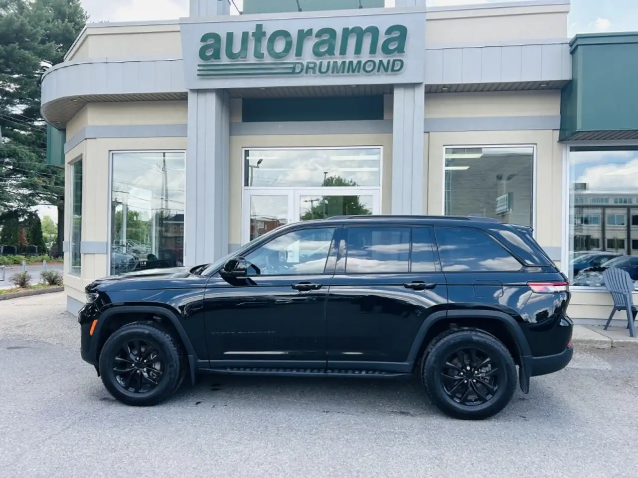 Jeep Grand Cherokee снимка Jeep Grand Cherokee