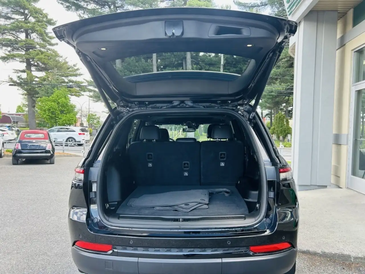 Jeep Grand Cherokee снимка Jeep Grand Cherokee