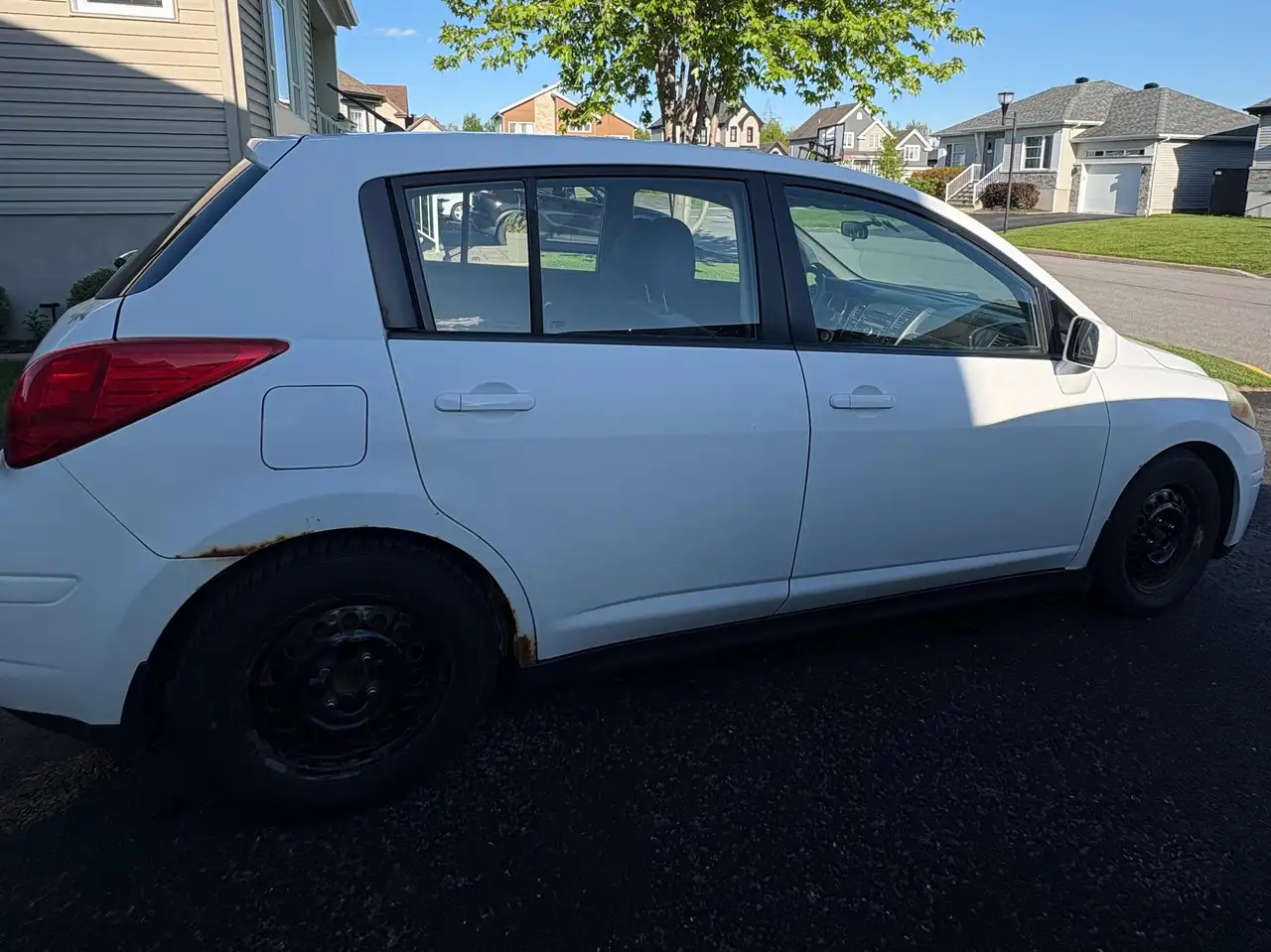 Nissan Versa photo Nissan Versa