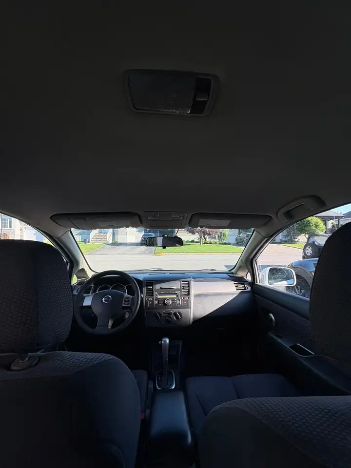 Nissan Versa photo Nissan Versa