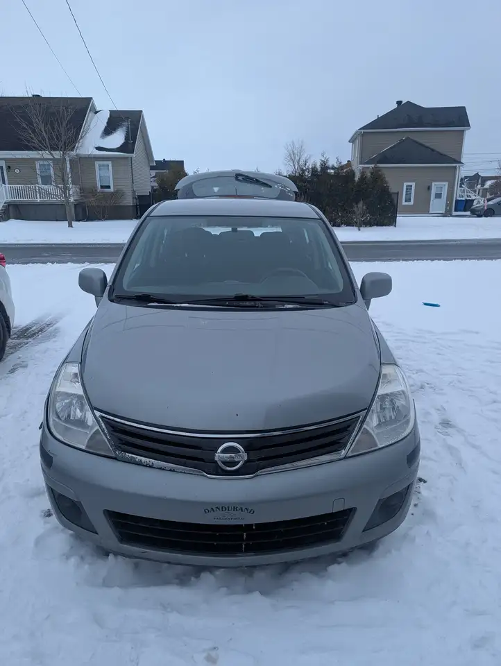 Nissan Versa снимка Nissan Versa