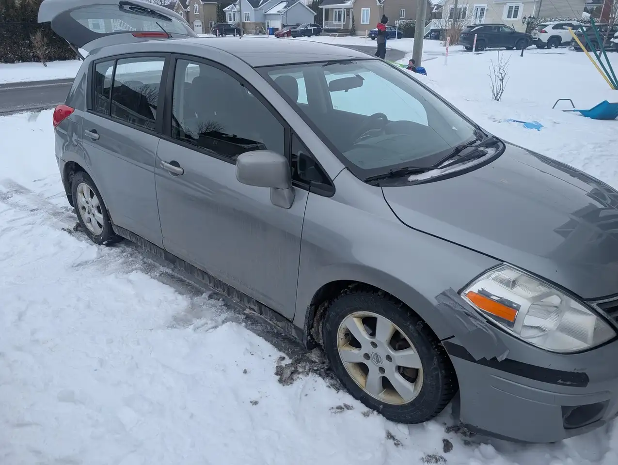Nissan Versa снимка Nissan Versa