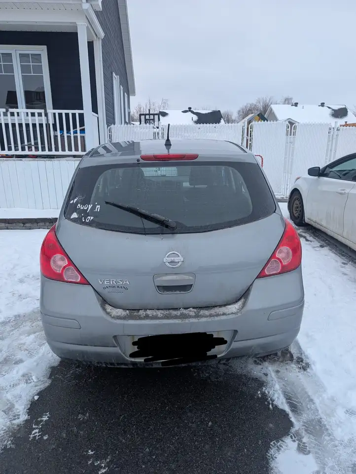 Nissan Versa снимка Nissan Versa