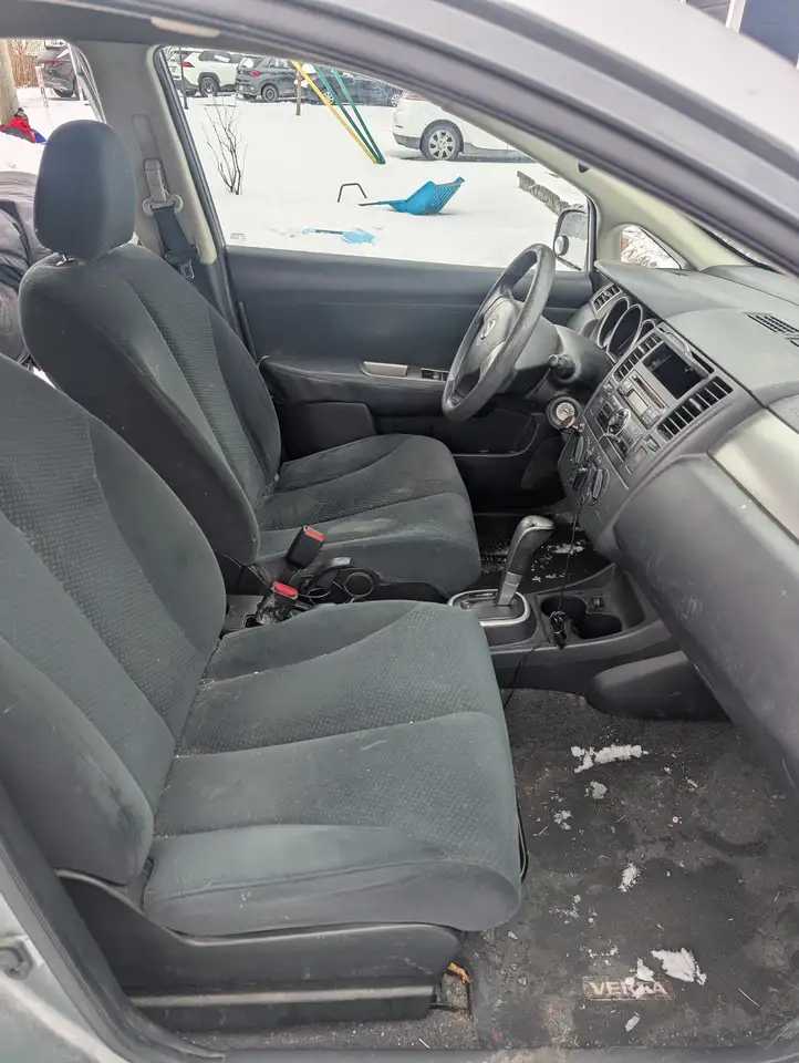 Nissan Versa снимка Nissan Versa