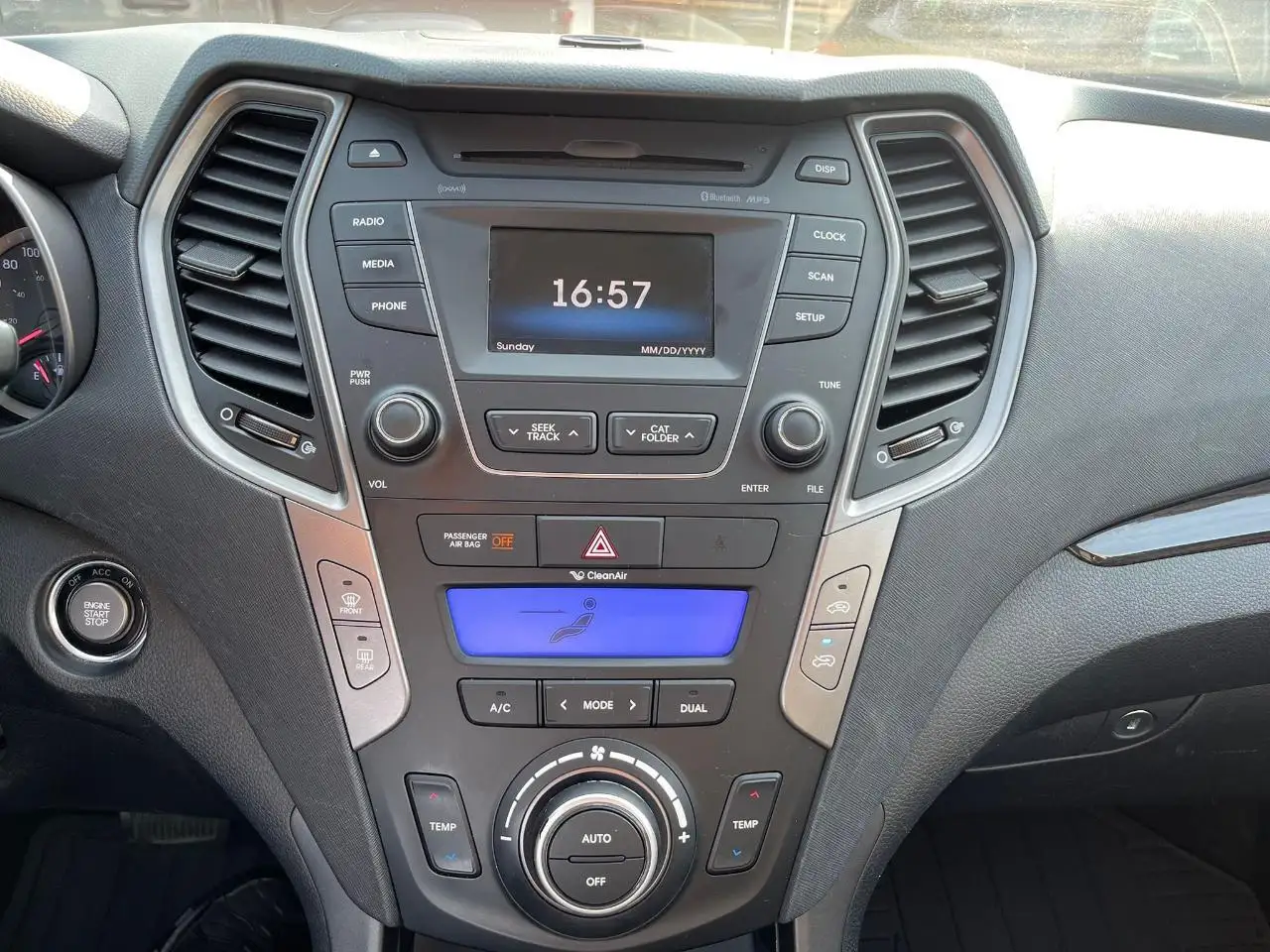 Hyundai SANTA FE photo Hyundai SANTA FE