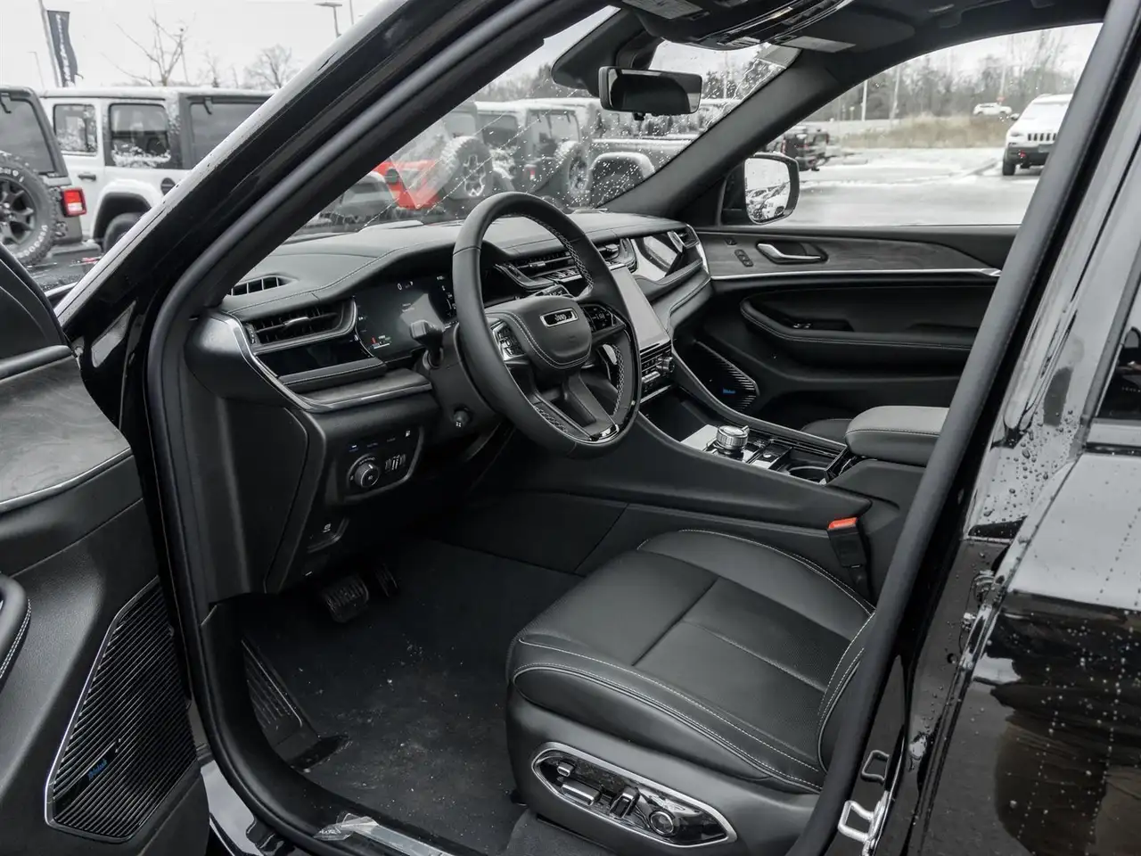 Jeep Grand Cherokee снимка Jeep Grand Cherokee