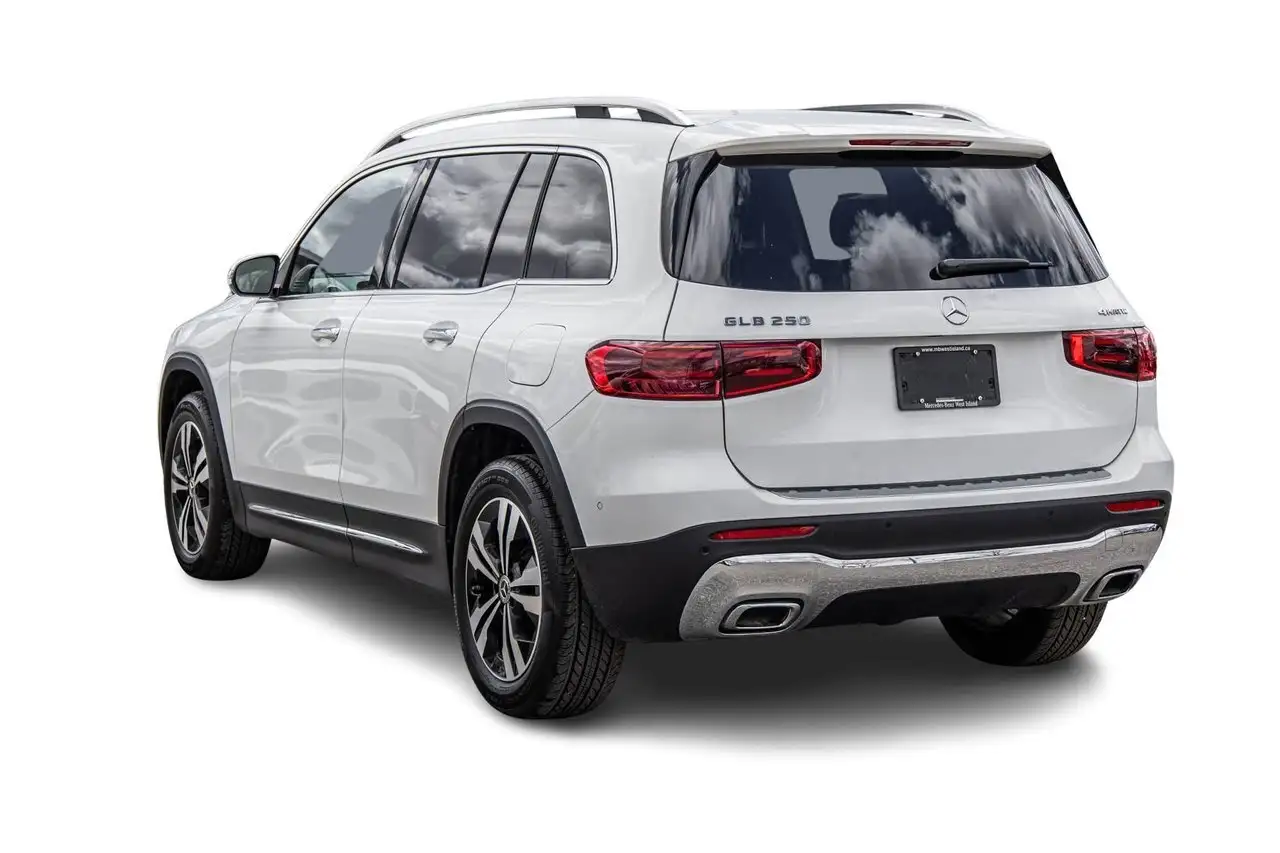 Mercedes-Benz GLB снимка Mercedes-Benz GLB
