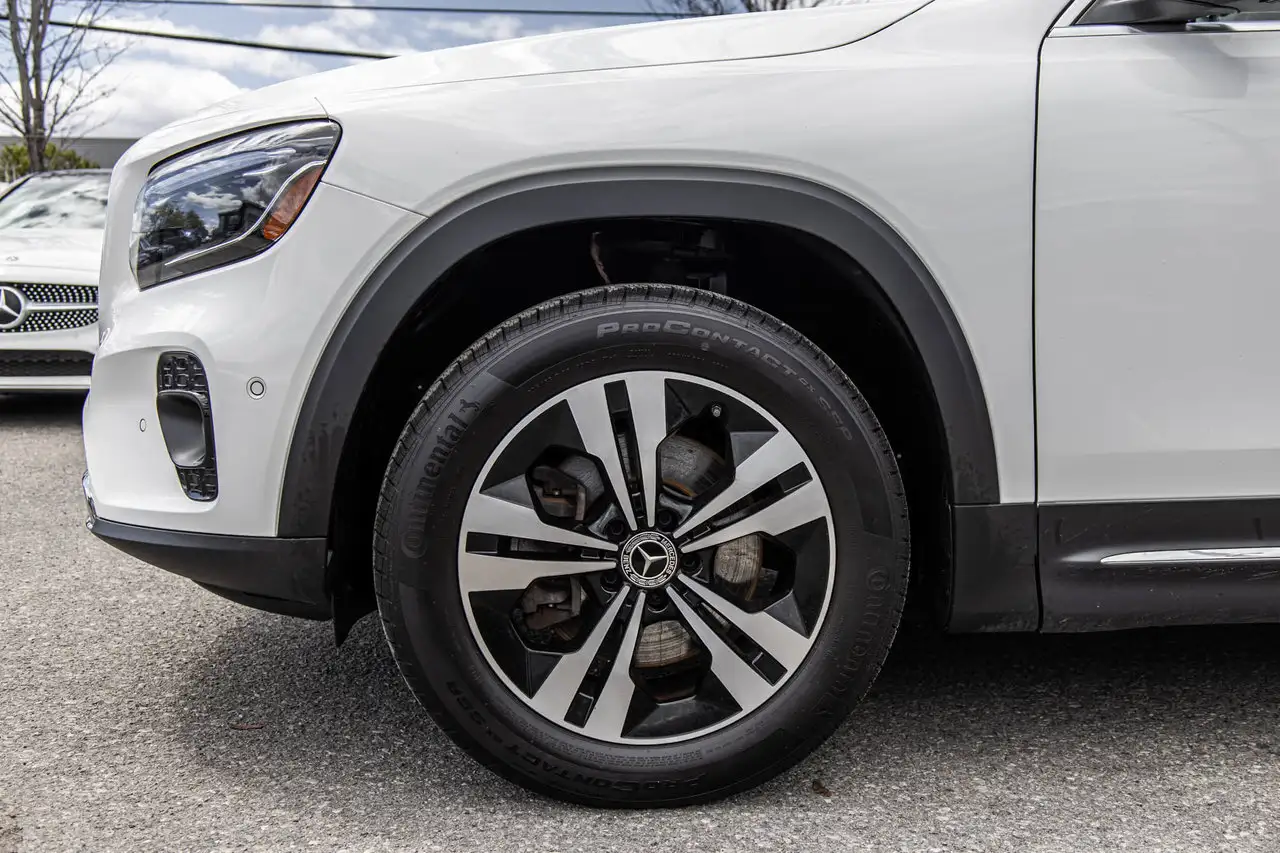 Mercedes-Benz GLB снимка Mercedes-Benz GLB