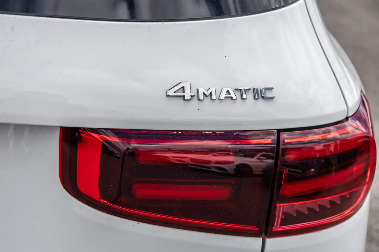 Mercedes-Benz GLB снимка Mercedes-Benz GLB