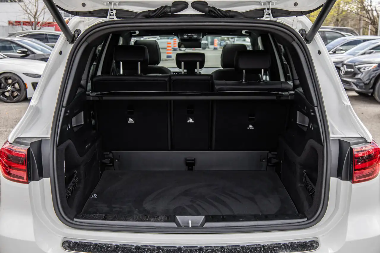 Mercedes-Benz GLB снимка Mercedes-Benz GLB