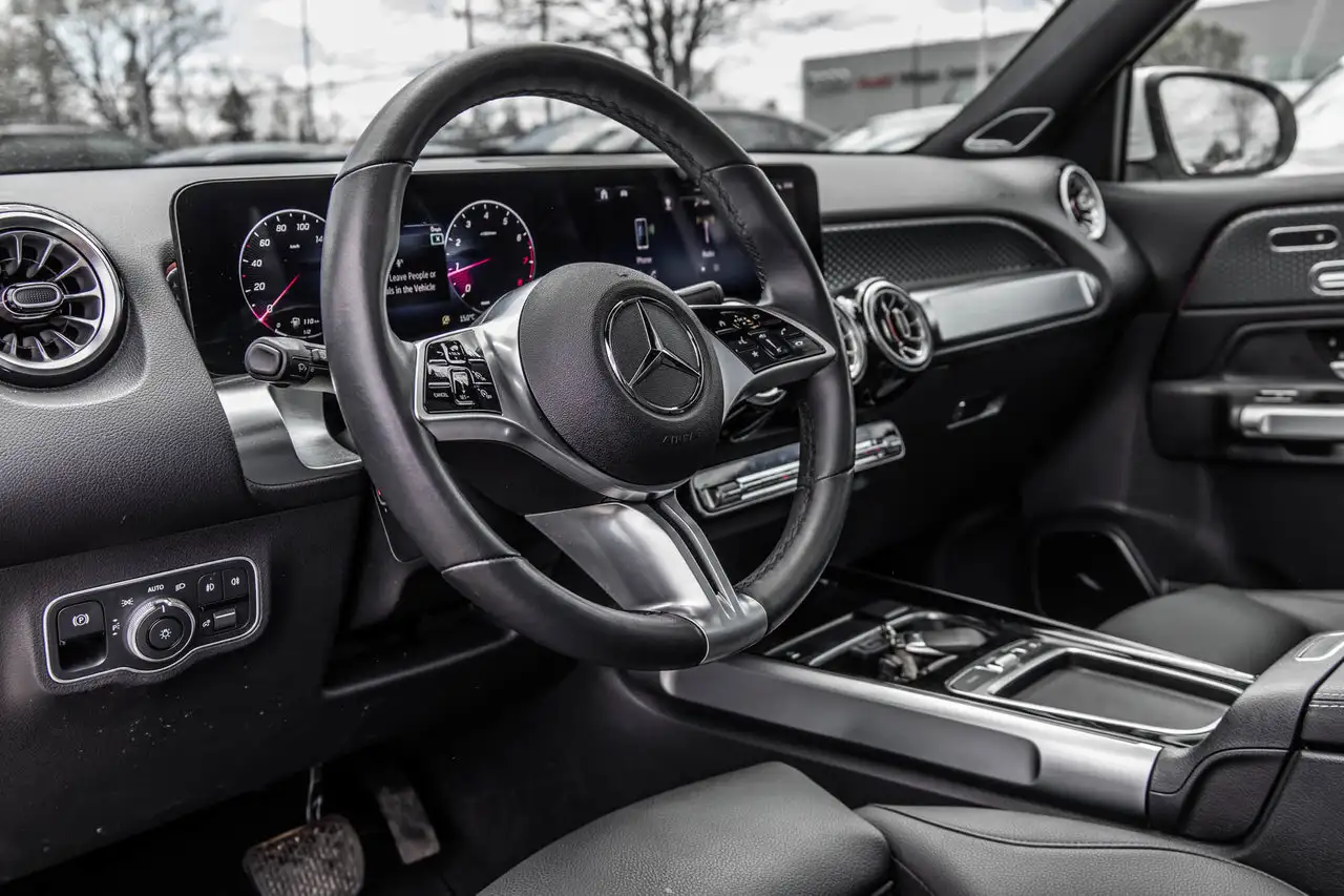 Mercedes-Benz GLB снимка Mercedes-Benz GLB