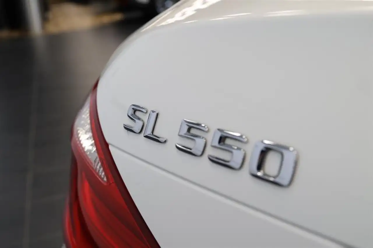 Mercedes-Benz SL снимка Mercedes-Benz SL