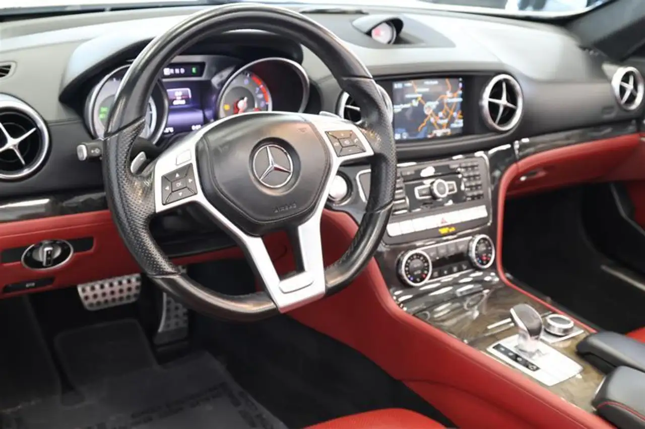Mercedes-Benz SL снимка Mercedes-Benz SL