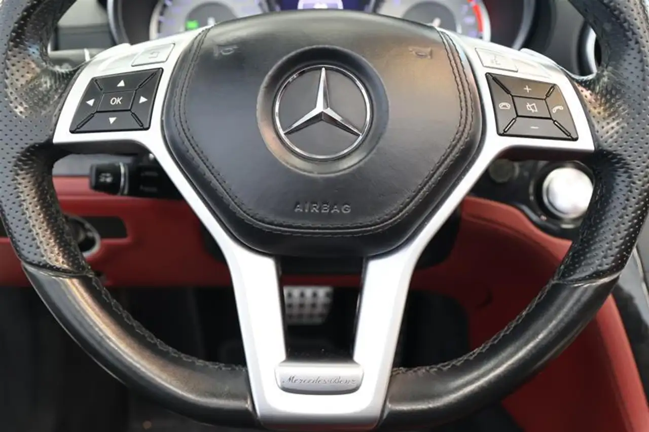 Mercedes-Benz SL снимка Mercedes-Benz SL