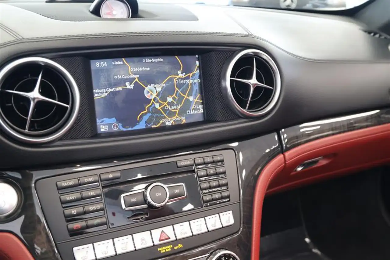 Mercedes-Benz SL снимка Mercedes-Benz SL