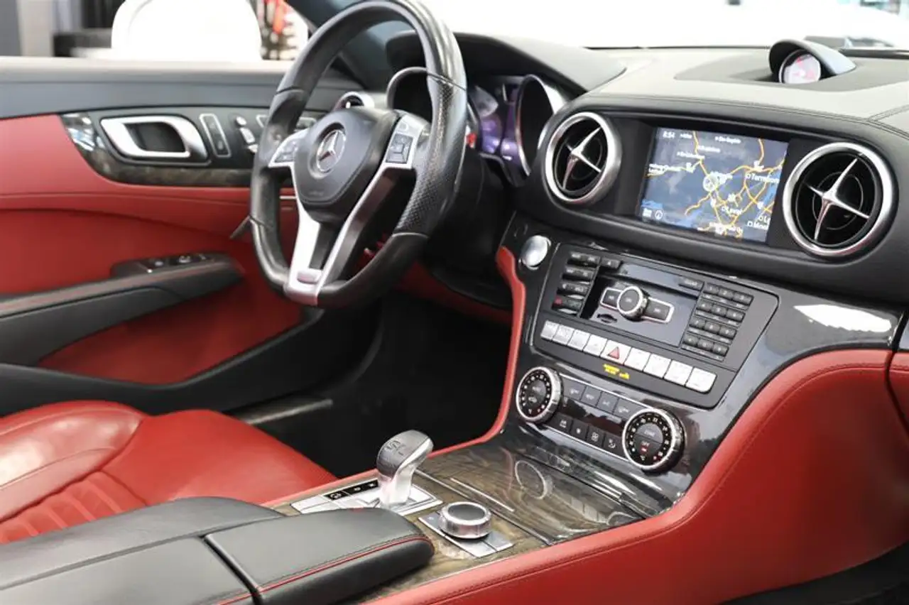 Mercedes-Benz SL снимка Mercedes-Benz SL