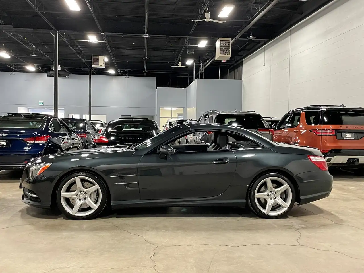 Mercedes-Benz SL снимка Mercedes-Benz SL