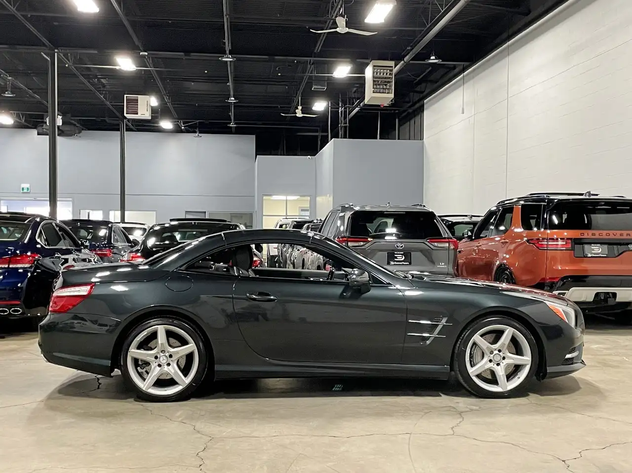 Mercedes-Benz SL снимка Mercedes-Benz SL