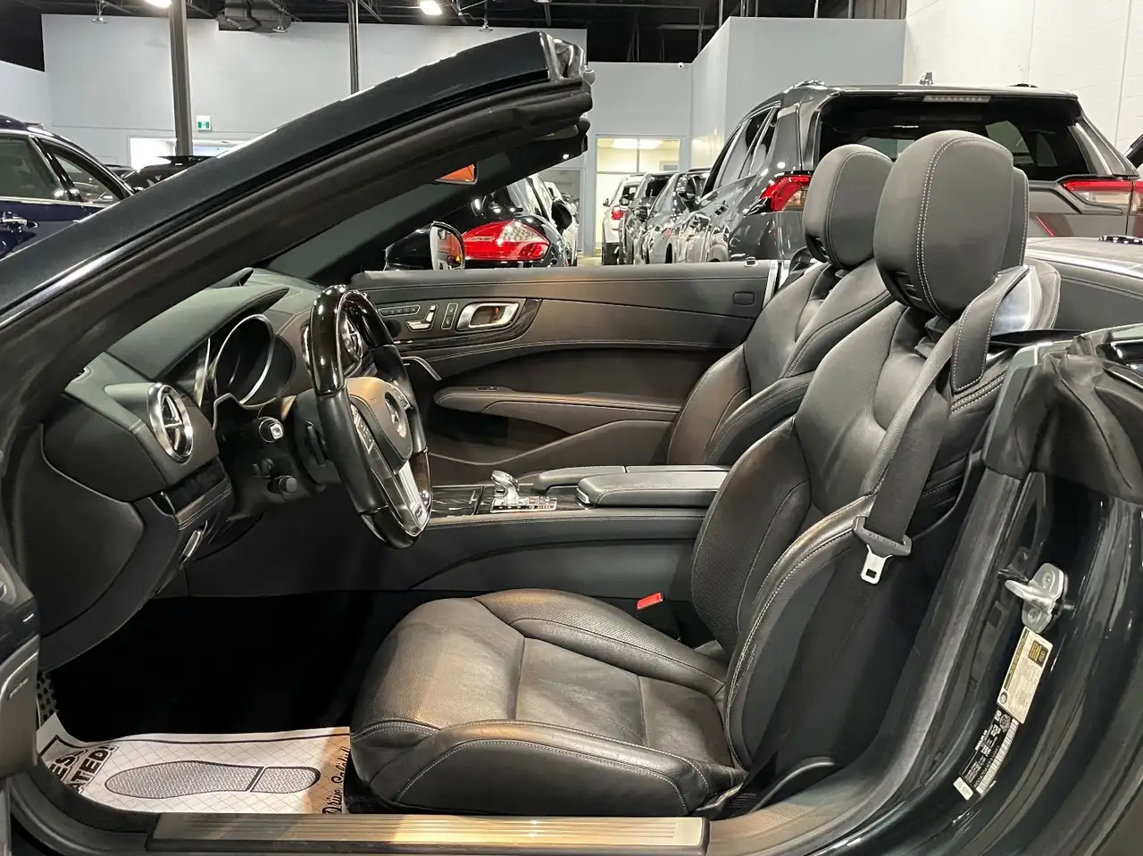 Mercedes-Benz SL снимка Mercedes-Benz SL