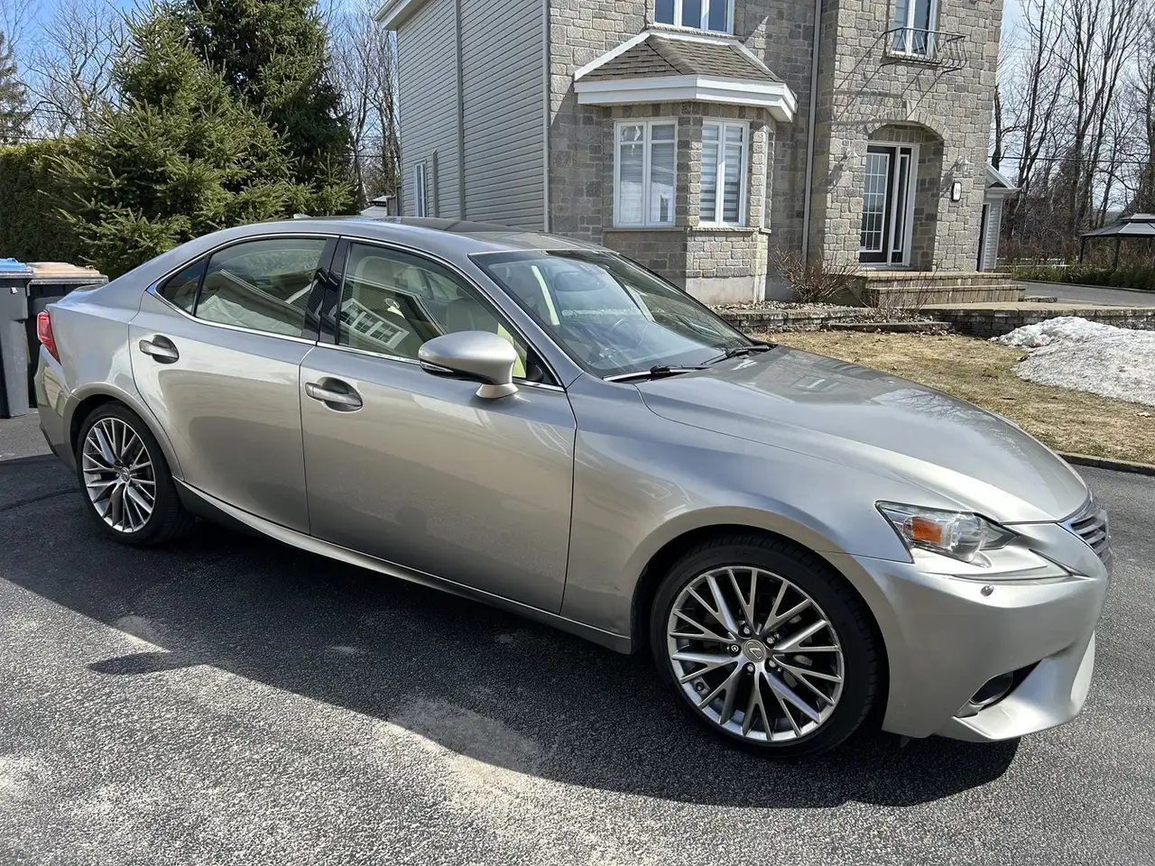 Lexus IS снимка Lexus IS