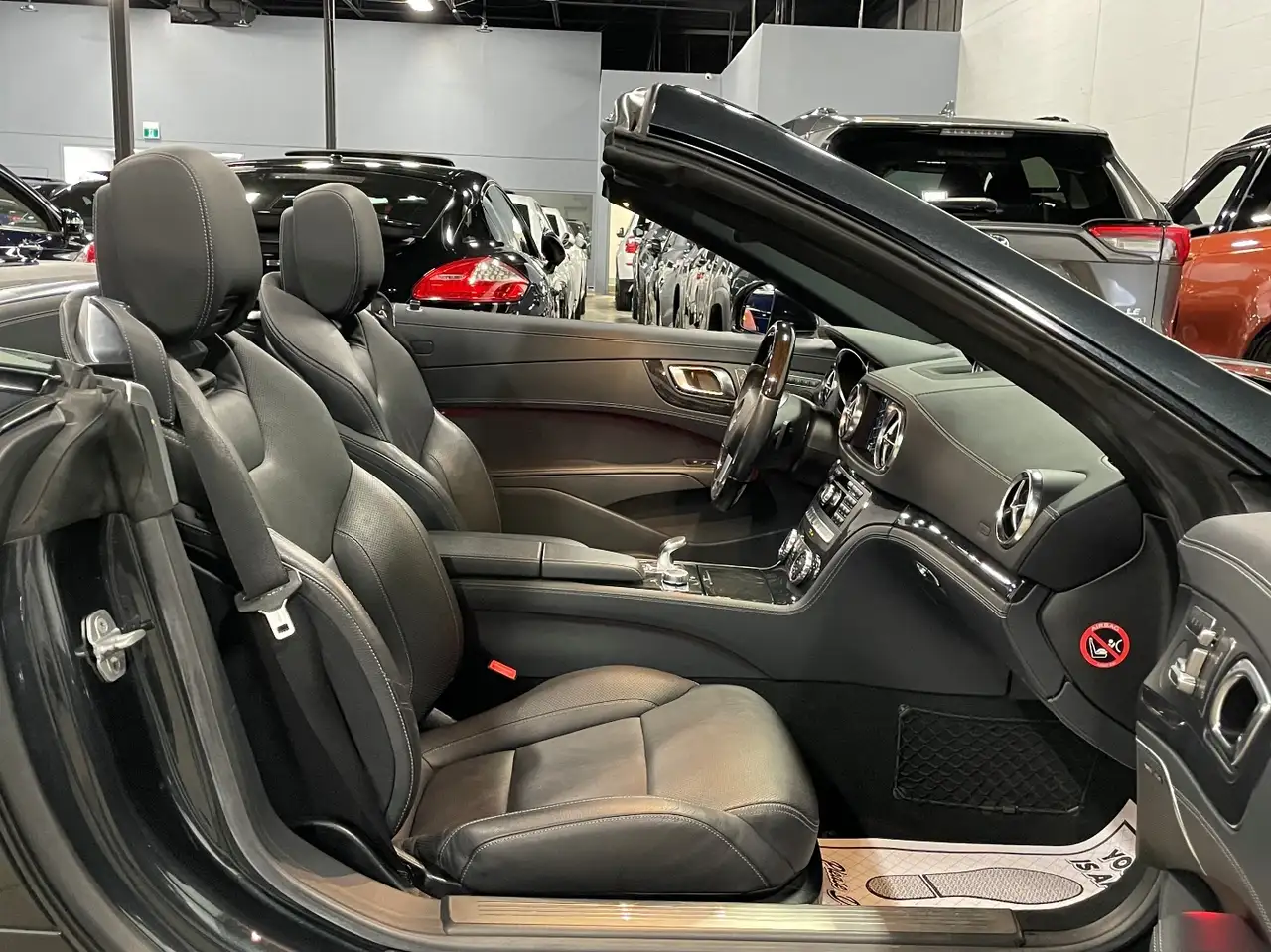 Mercedes-Benz SL снимка Mercedes-Benz SL