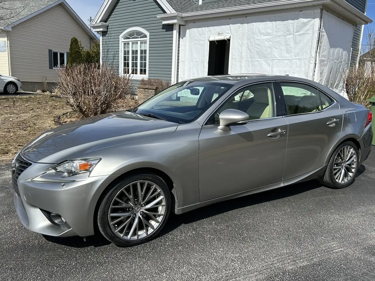 Lexus IS снимка Lexus IS