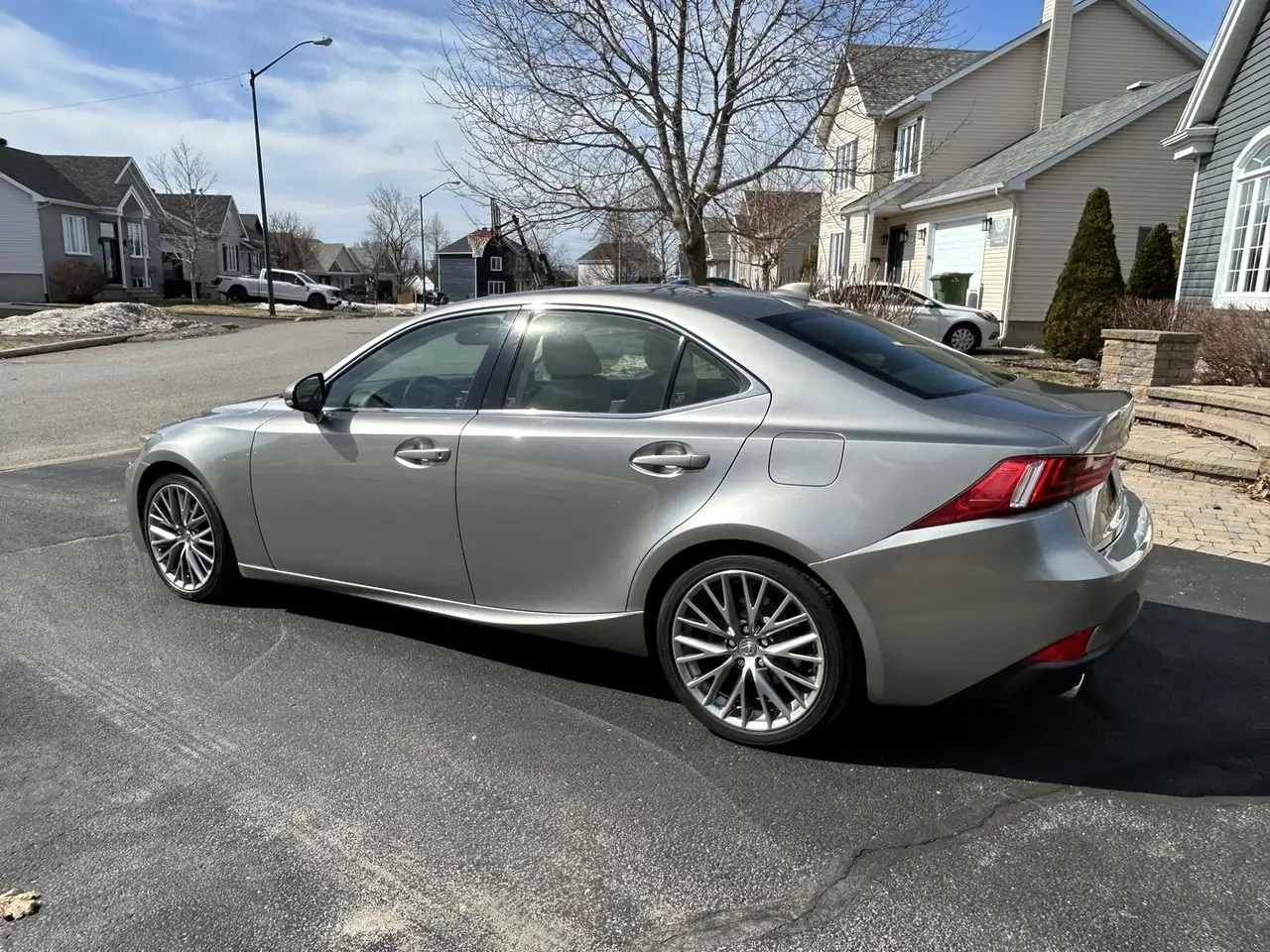 Lexus IS снимка Lexus IS