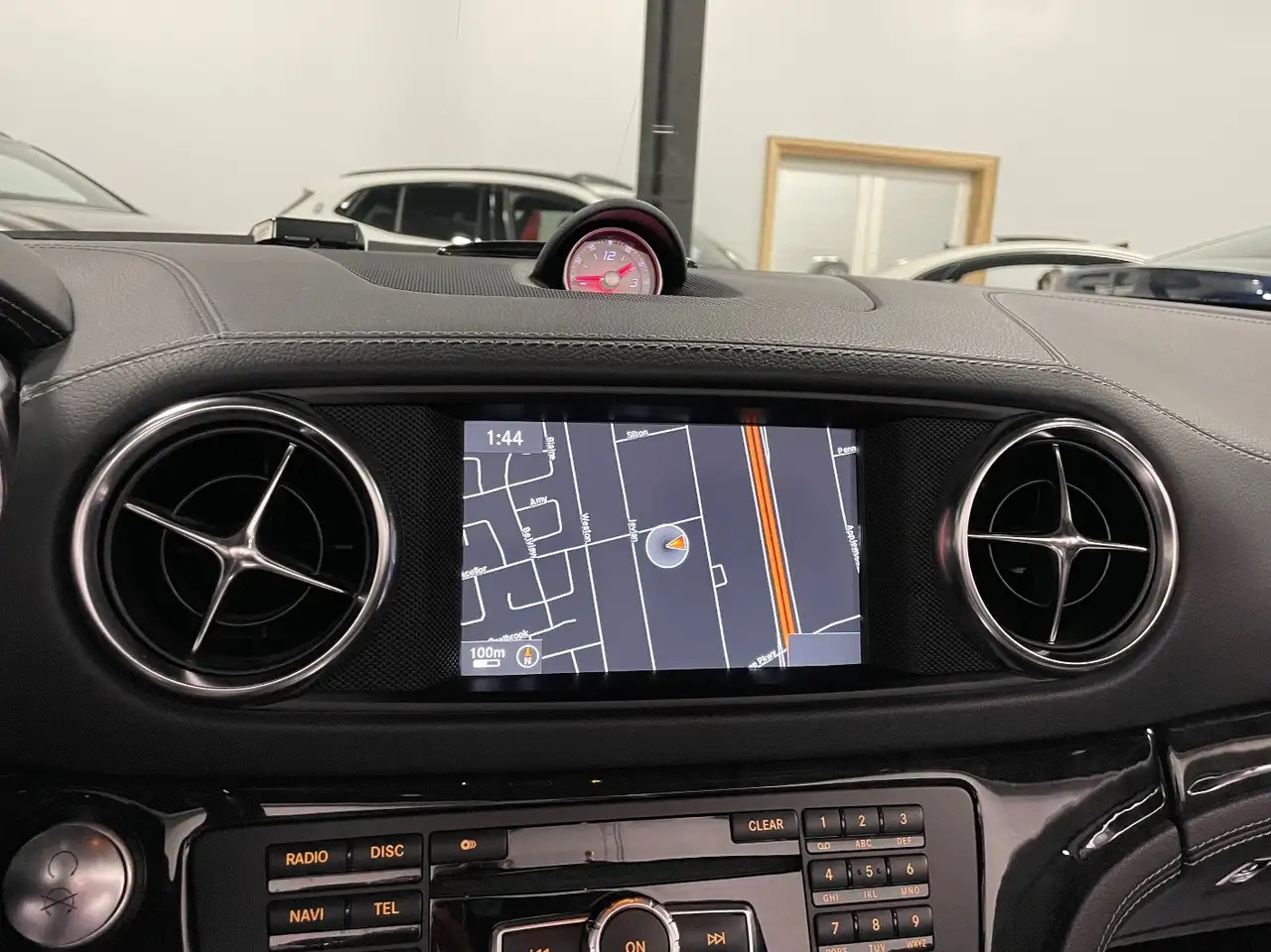Mercedes-Benz SL снимка Mercedes-Benz SL