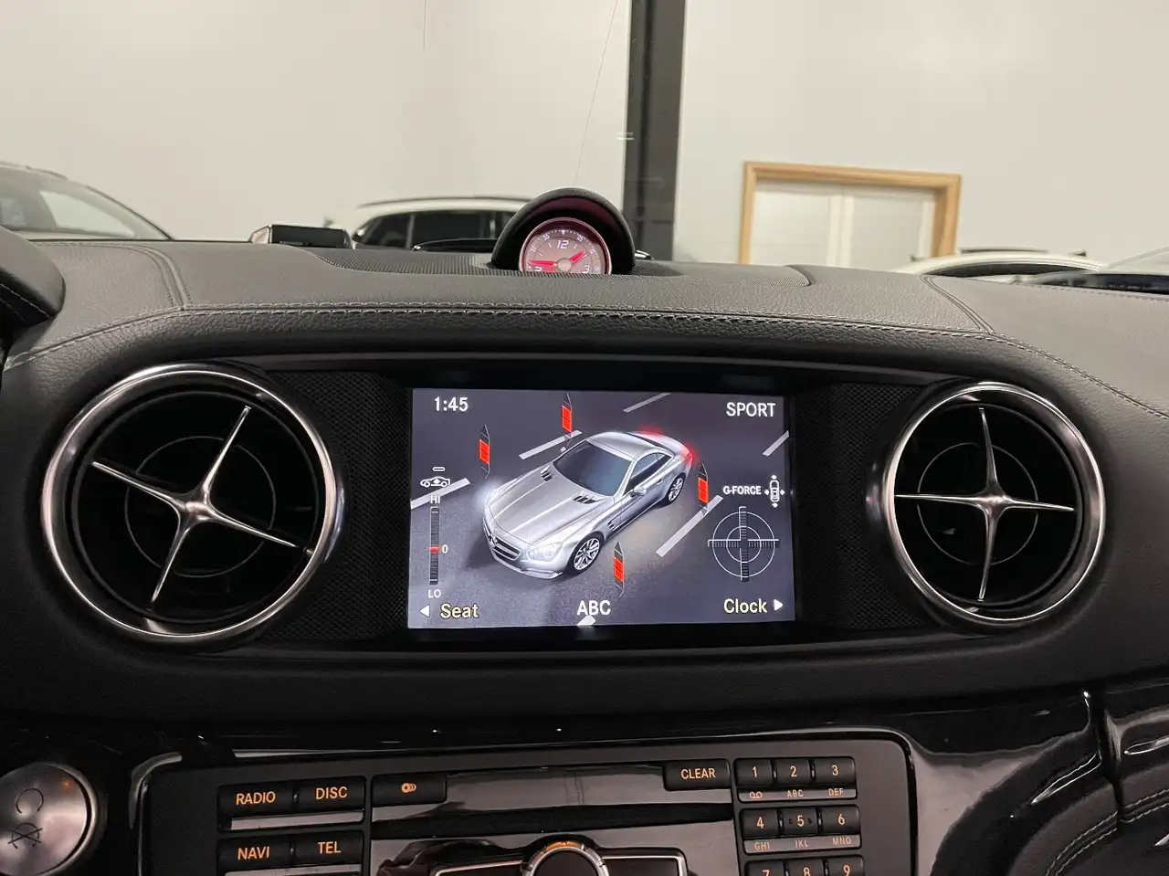 Mercedes-Benz SL снимка Mercedes-Benz SL