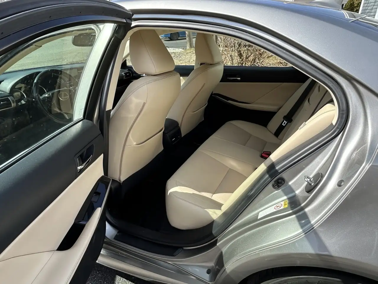 Lexus IS снимка Lexus IS