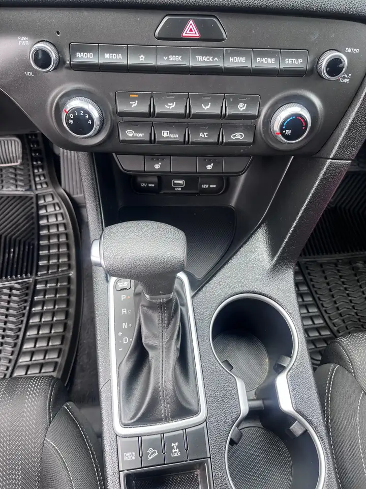 Kia Sportage снимка Kia Sportage