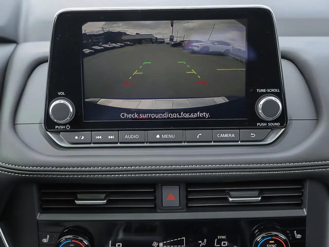 Nissan Rogue fotografie Nissan Rogue
