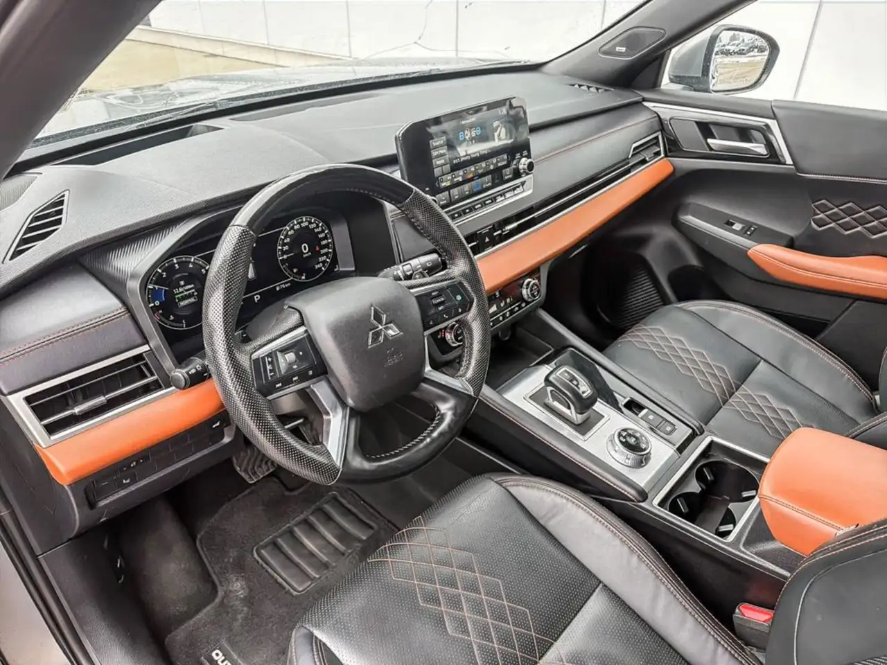 Mitsubishi Outlander снимка Mitsubishi Outlander