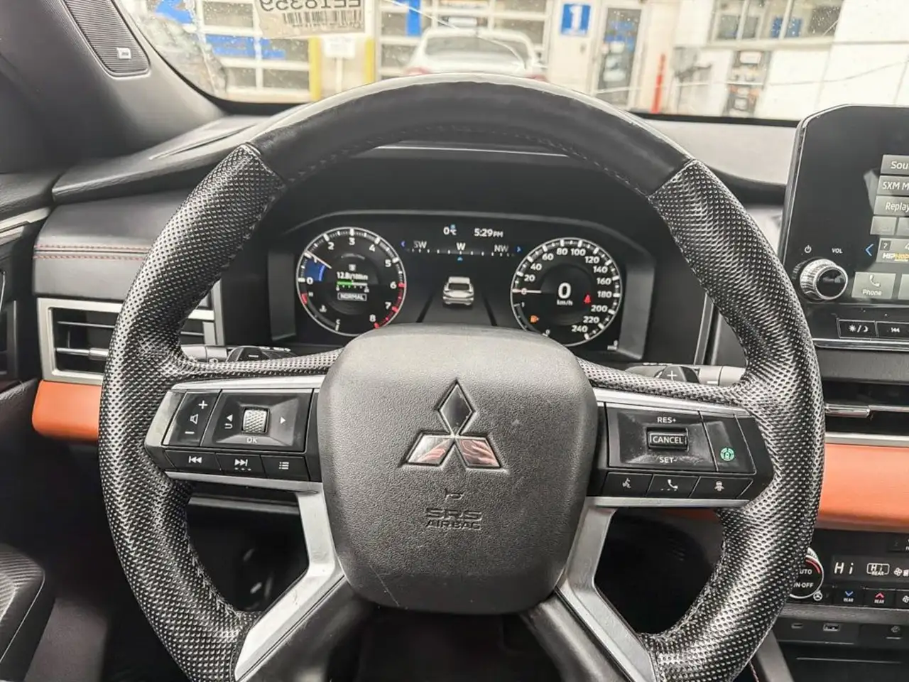 Mitsubishi Outlander снимка Mitsubishi Outlander