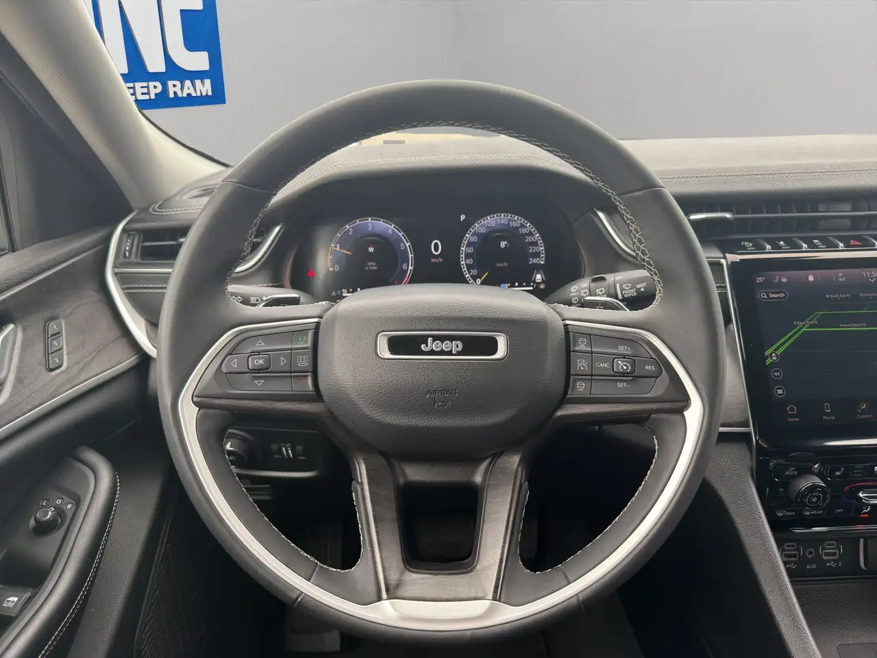 Jeep Grand Cherokee снимка Jeep Grand Cherokee