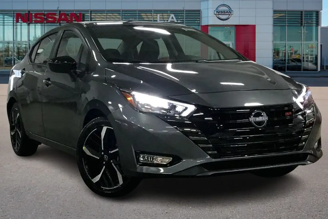 Nissan Versa снимка Nissan Versa