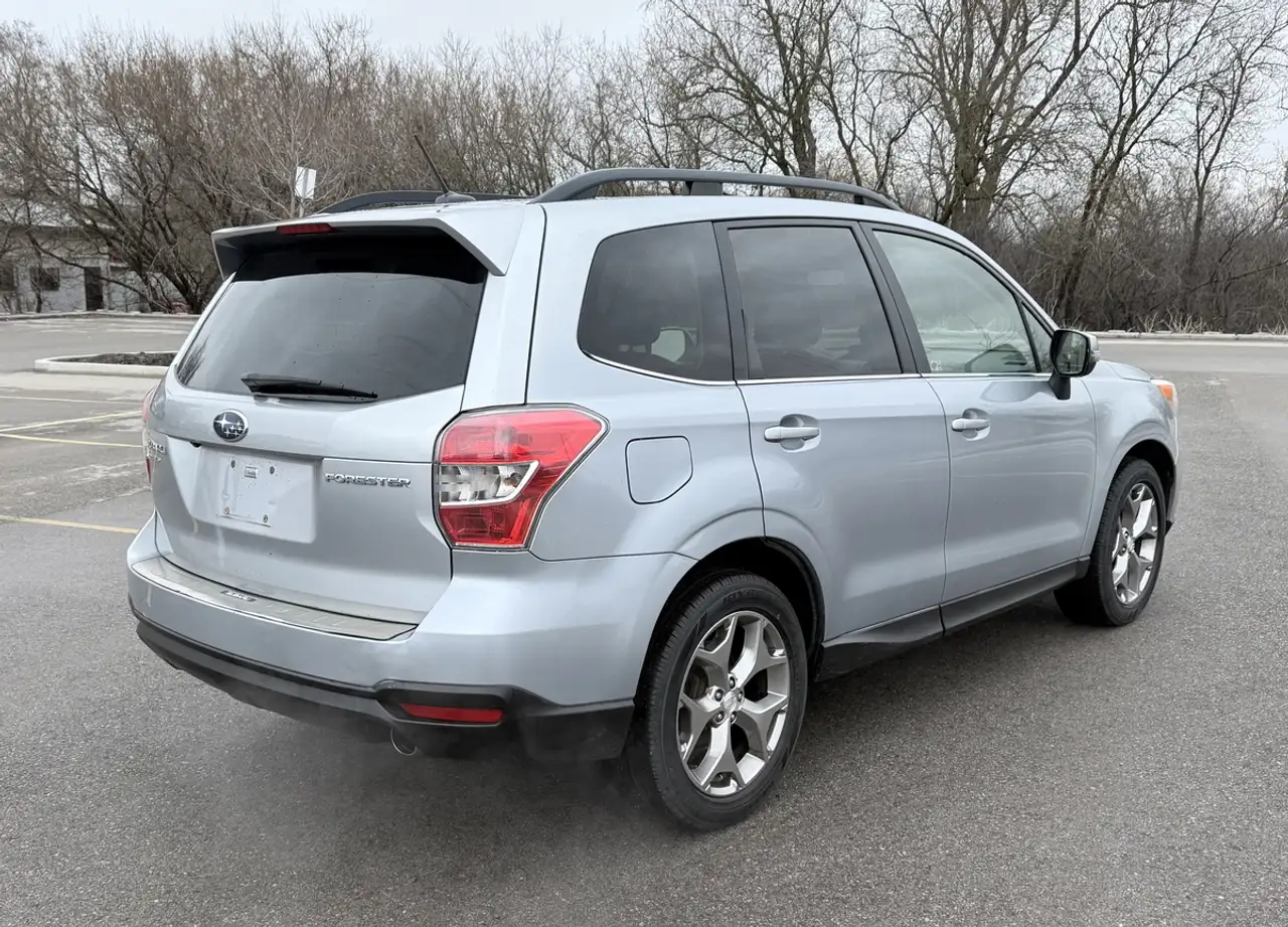 Subaru Forester снимка Subaru Forester