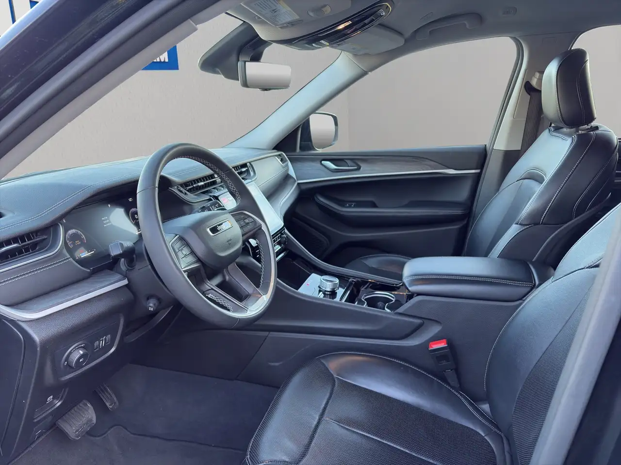 Jeep Grand Cherokee снимка Jeep Grand Cherokee