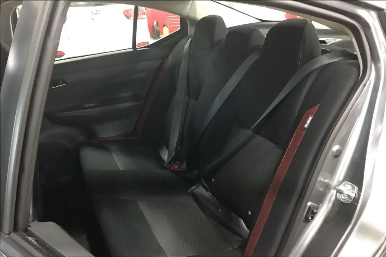 Nissan Versa снимка Nissan Versa