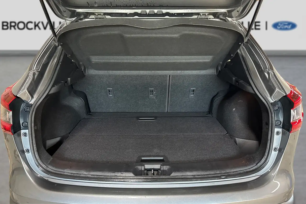 Nissan Qashqai снимка Nissan Qashqai