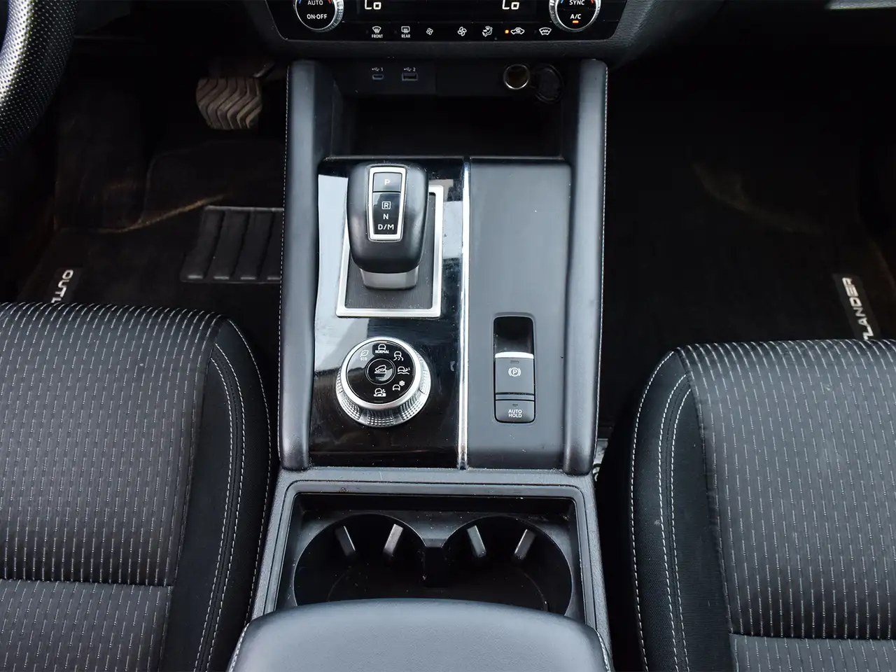Mitsubishi Outlander fotografie Mitsubishi Outlander