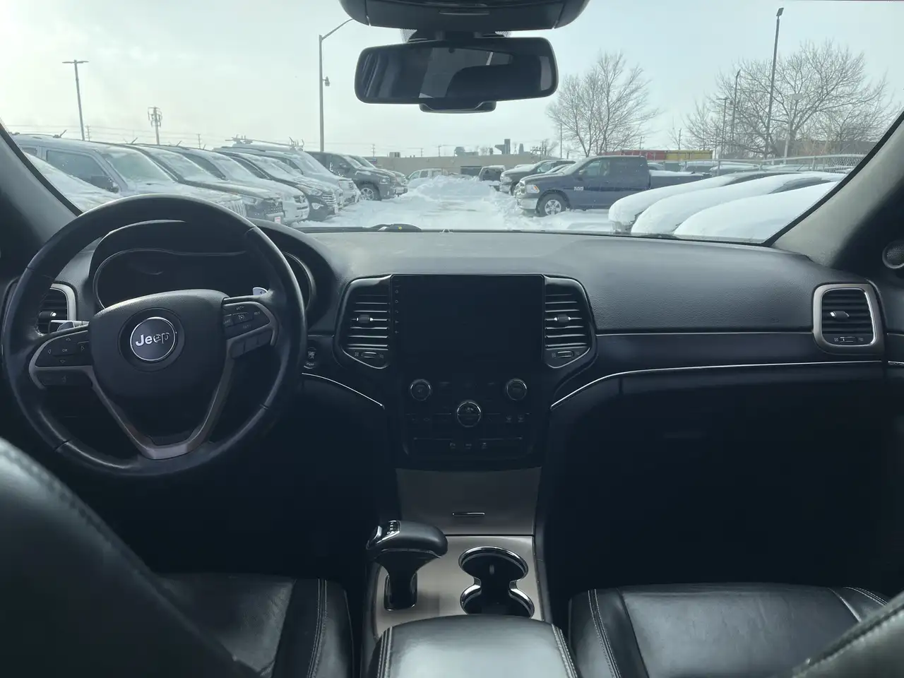 Jeep Grand Cherokee снимка Jeep Grand Cherokee